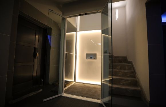 家用电梯安装案例合集——楼梯中间安装33.jpg